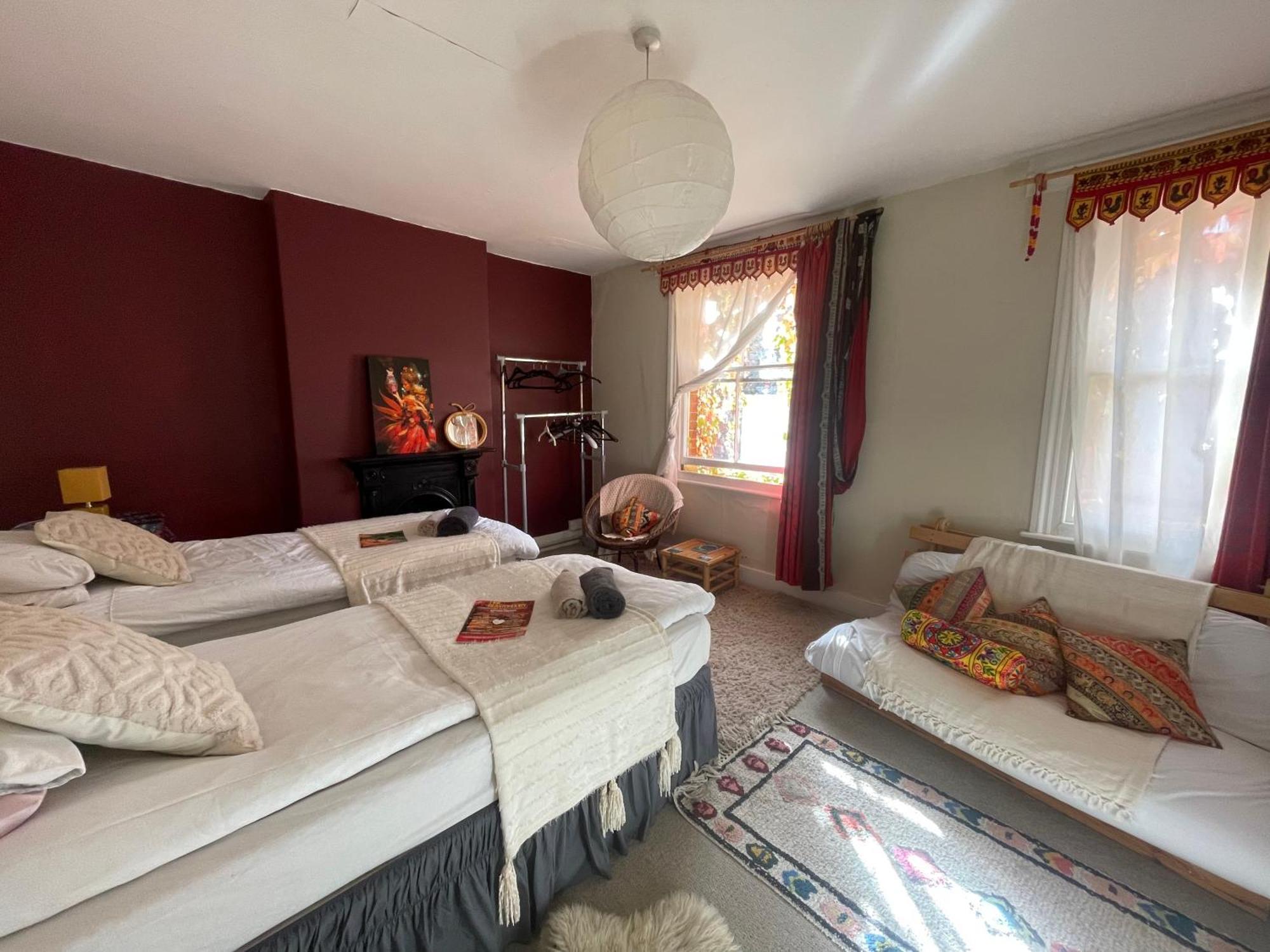Homestay In The Heart Of Avalon 格拉斯顿伯里 外观 照片